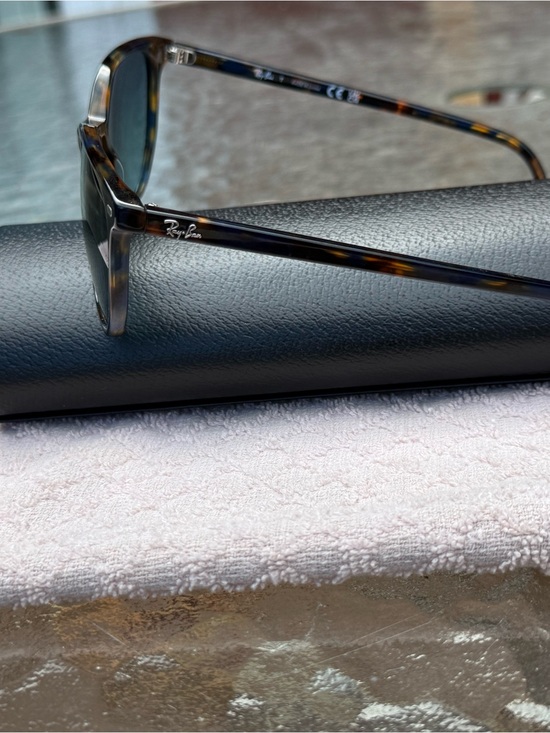 Ray Ban Elliot sunglasses main image 5